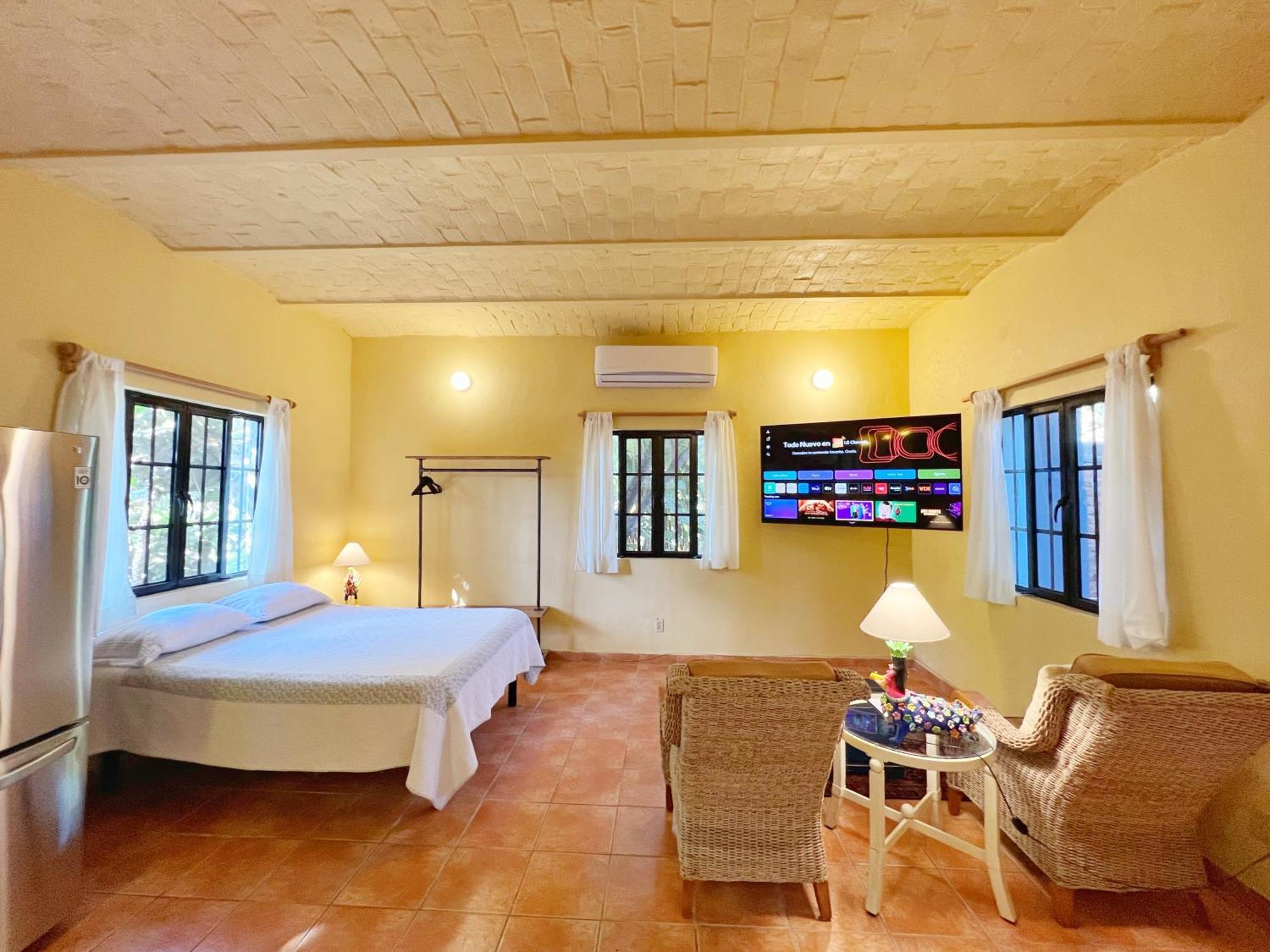 Estrellita'S Bed & Breakfast Ajijic Dış mekan fotoğraf