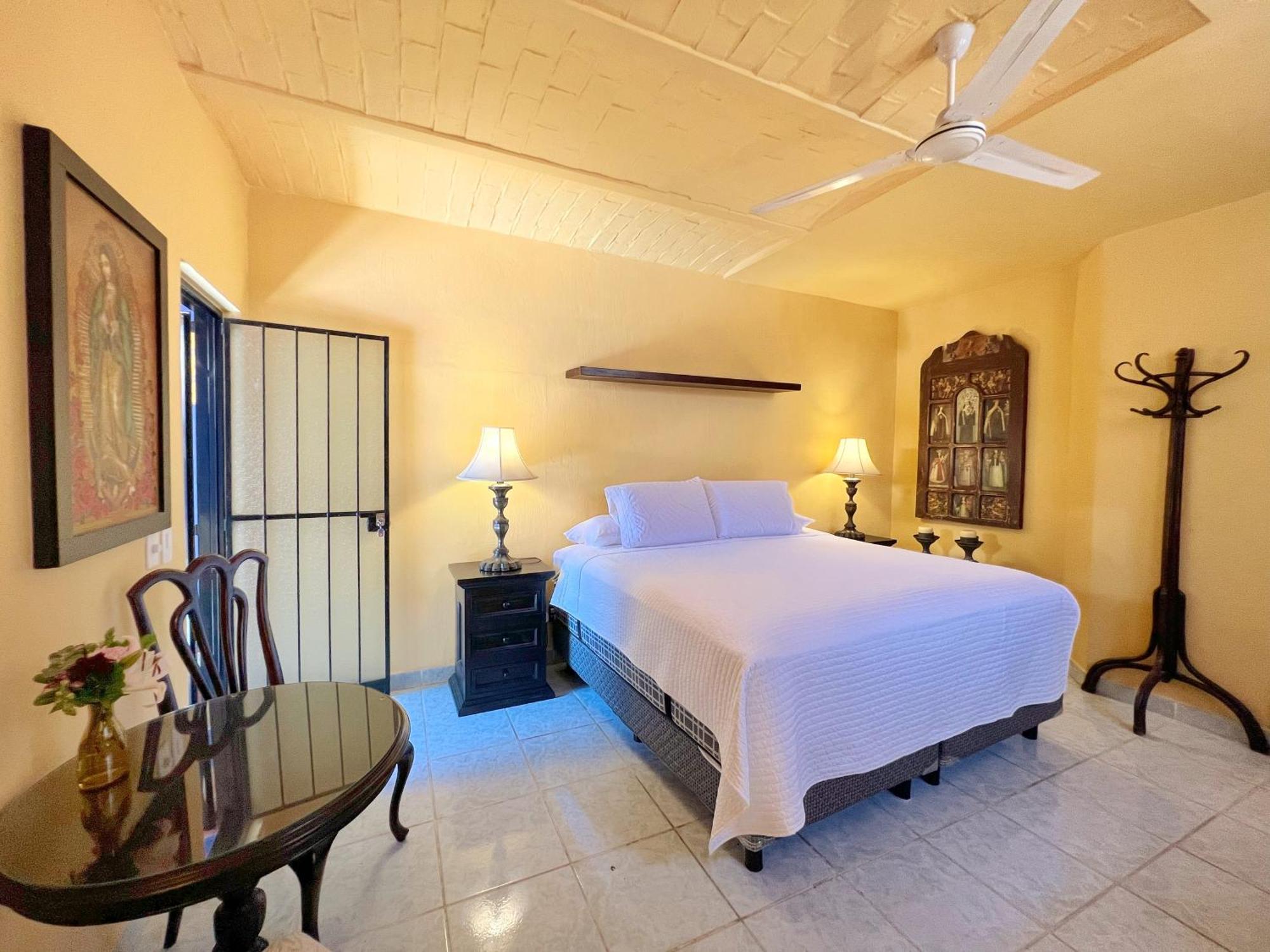 Estrellita'S Bed & Breakfast Ajijic Dış mekan fotoğraf